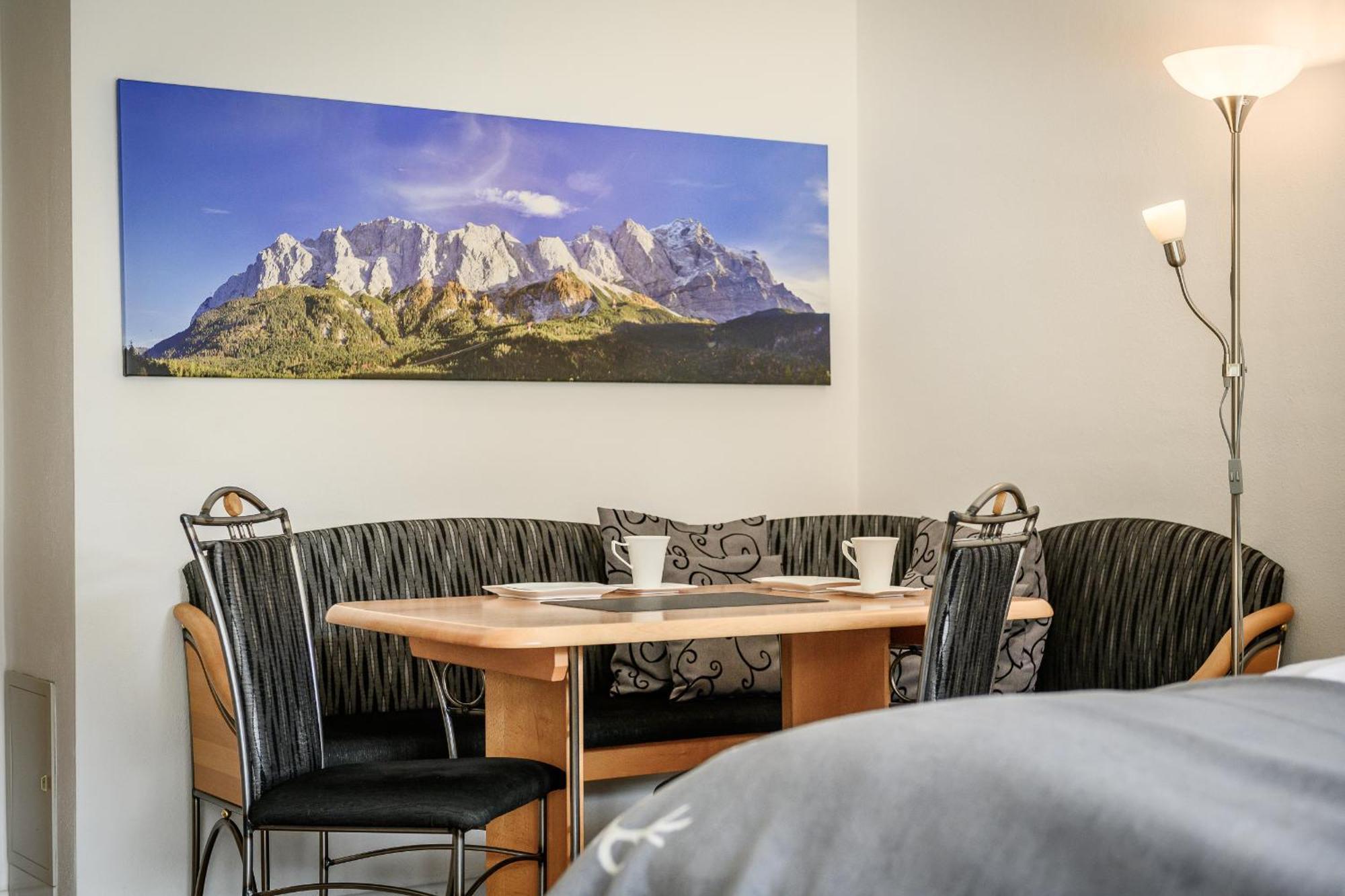 Appartamento Sonnenstrahl Garmisch-Partenkirchen Esterno foto